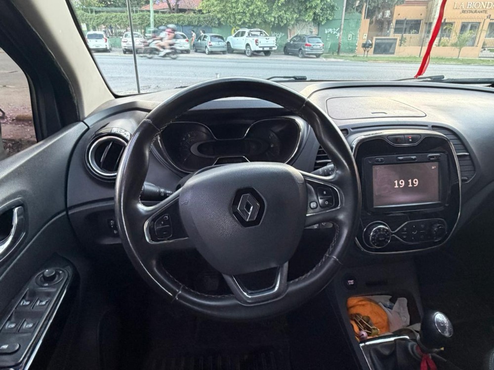Renault CAPTUR INTENS 2.0 — foto 3
